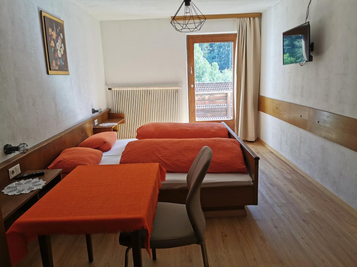 Gasthof Zum Loewen Landeck Esterno foto